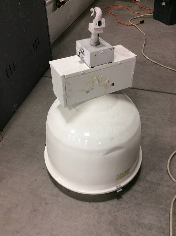 lot 8 image: HID hanging dome light