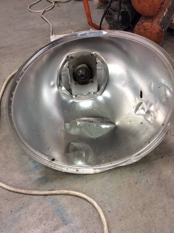 lot 13 image: Halogen Dome light
