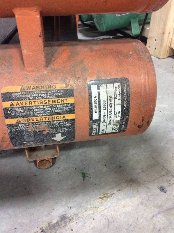 lot 15 image: Rigid 4.5 Gal air compressor