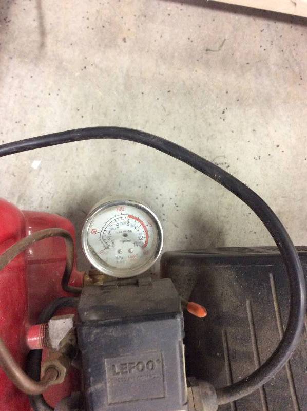 lot 19 image: Trades Pro 4 Gal air compressor