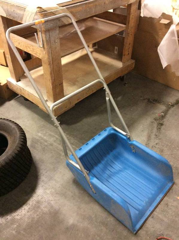 lot 107 image: Sled Snow Shovel