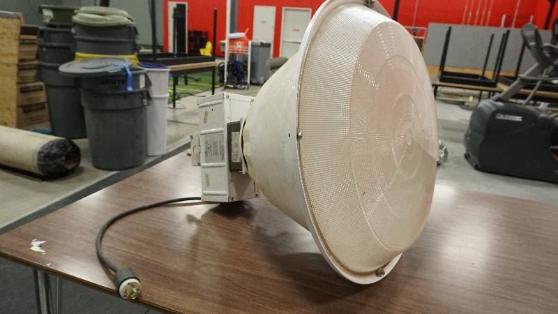 lot 12 image: Hanging dome light