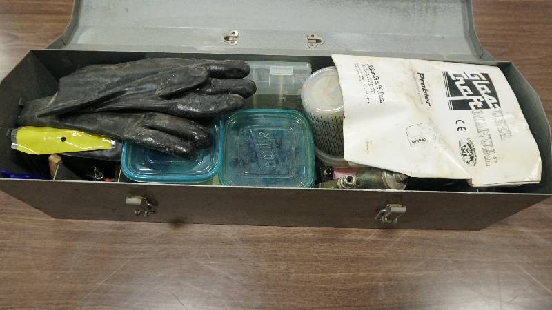 lot 39 image: Glas craft Probler dispense gun kit