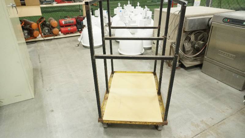 lot 82 image: Metal Rolling Cart