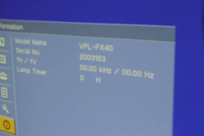 lot 2 image: Sony Multimedia Computer & HD Video Projector  Projection System & BRAND NEW LAMP