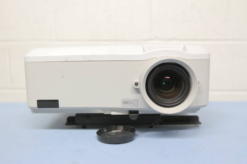 lot 95 image: Mitsubishi 3,000 ANSI Lumens of Brightness HD LCD ProjectorProjection System