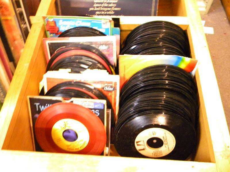 lot 45 image: Lot of 45s Records