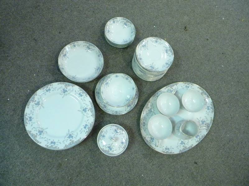 lot 103 image: Narumi China Set