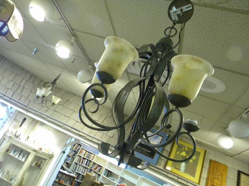 lot 108 image: Chandelier Lot