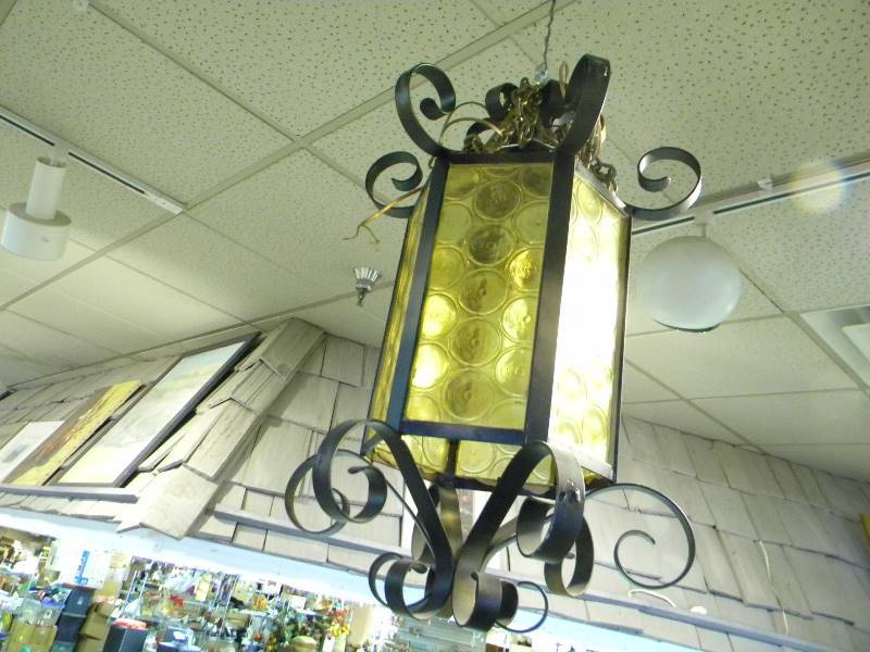 lot 110 image: Chandelier