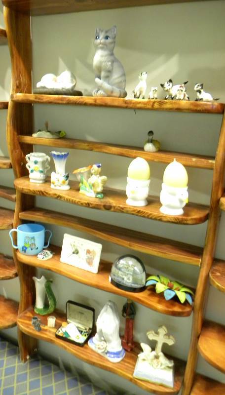 lot 139 image: Knick Knack and Collectable Lot