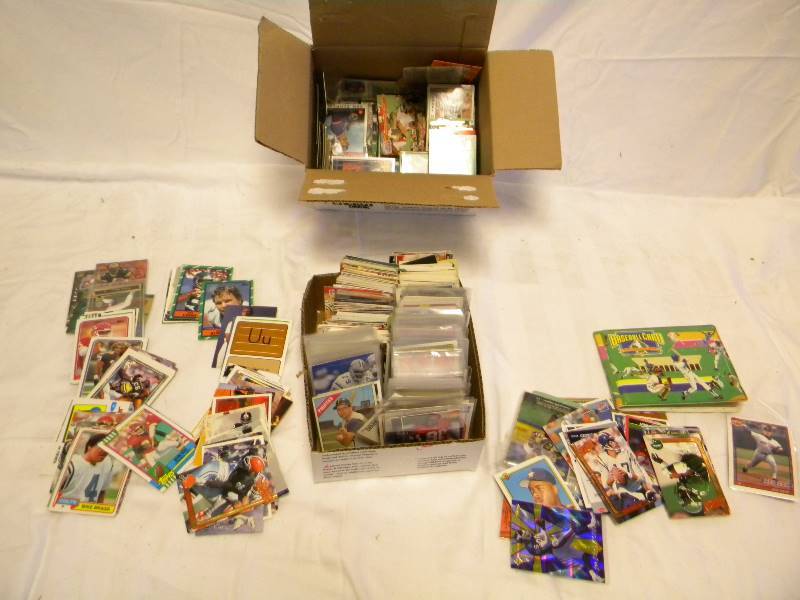 lot 179 image: Professional Football Trading Cards Lot