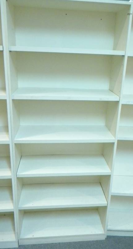 lot 207 image: Five Shelf Bookshelf