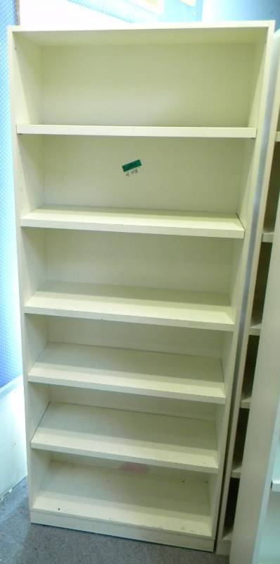 lot 210 image: Five Shelf Bookshelf