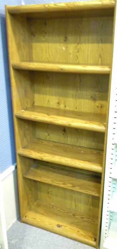 lot 212 image: Four Shelf Bookshelf