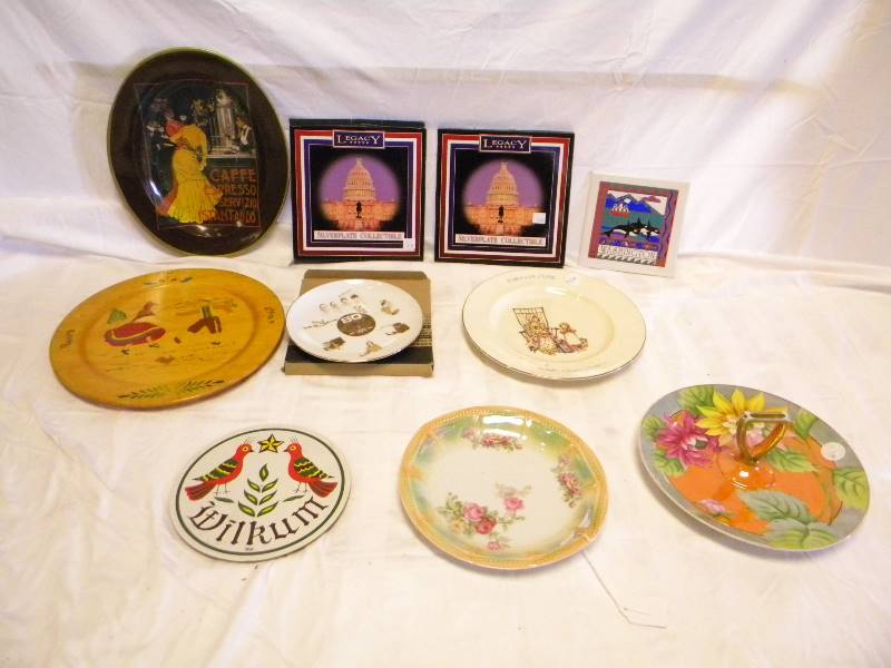 lot 227 image: Collectable Plates Lot
