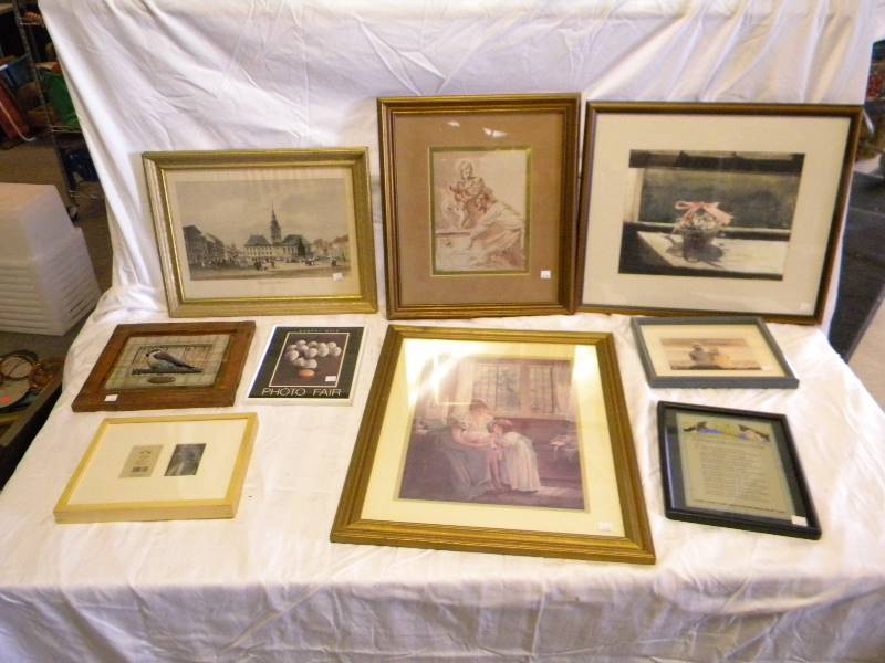 lot 246 image: Wall Art Lot