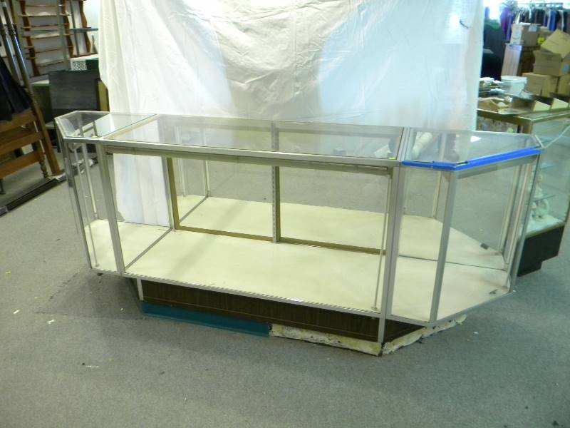 lot 250 image: Glass Display Case
