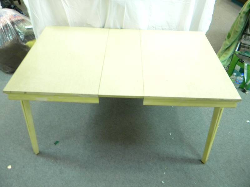 lot 251 image: Mid Century Modern Table With Leaf