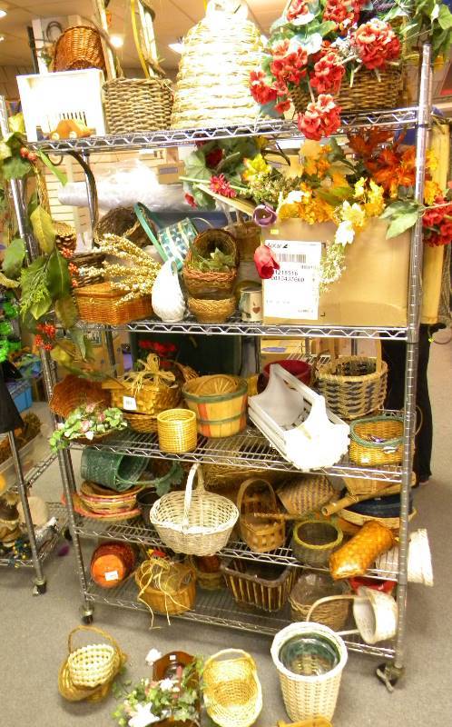 lot 257 image: Basket and Floral Lot