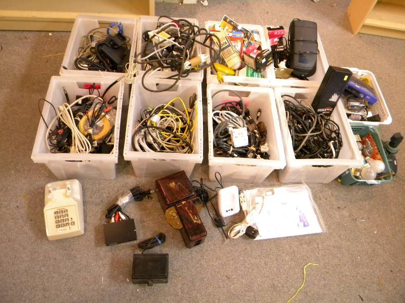 lot 285 image: Electronic Cords and More