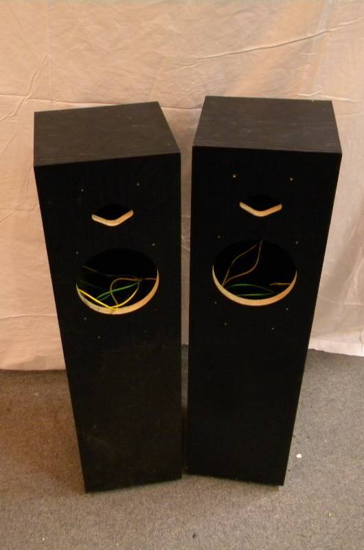 lot 290 image: Speaker Cabinet