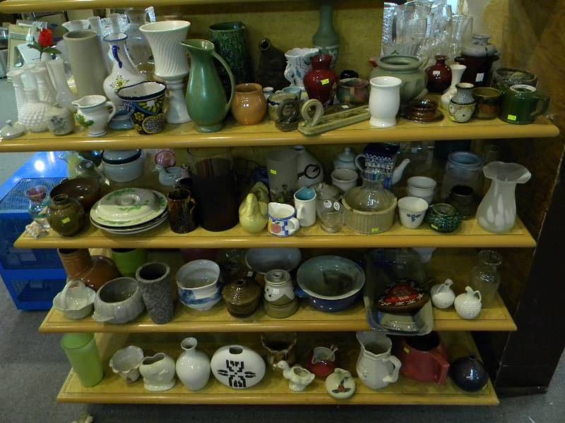 lot 291 image: Pottery Lot