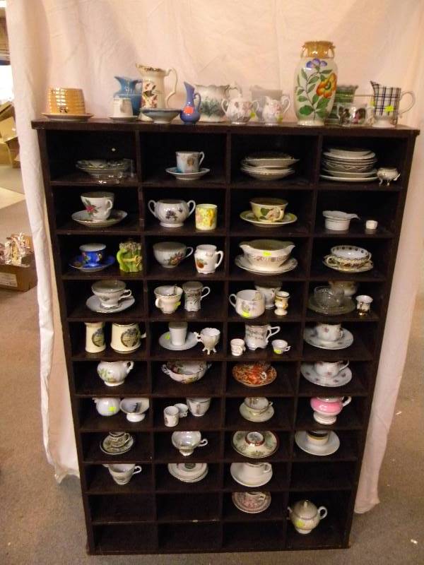 lot 292 image: China Collectables