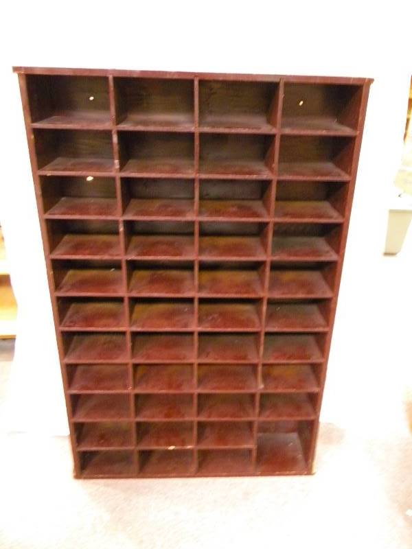 lot 293 image: Display Shelf