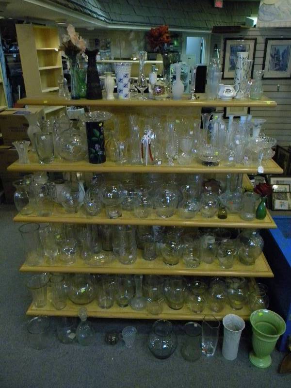 lot 294 image: Vases and Crystal Glass Pieces