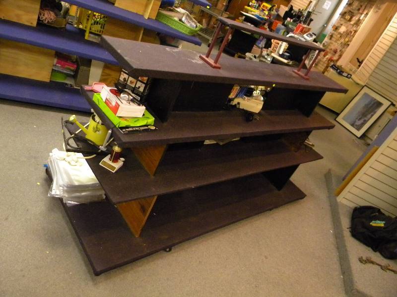 lot 298 image: Display Shelf