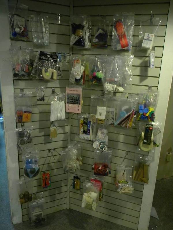 lot 301 image: Missolanise Collectibles and More