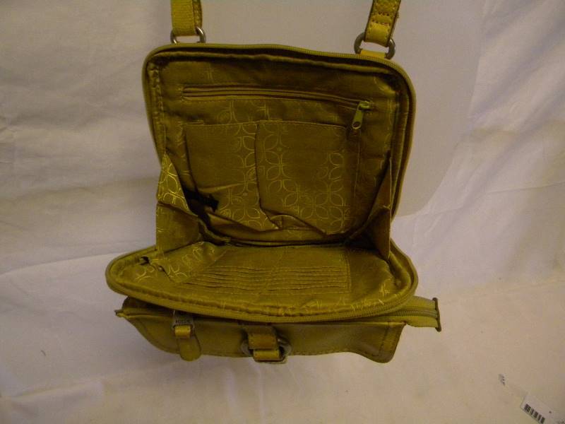 lot 311 image: Fossil Purse