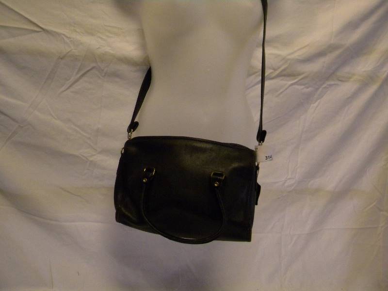 lot 314 image: Coach Purse