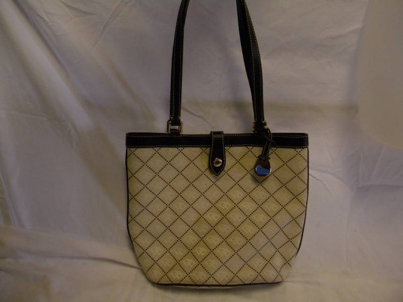 lot 327 image: Dooney and Bourke