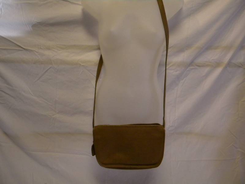 lot 333 image: Coach Purse