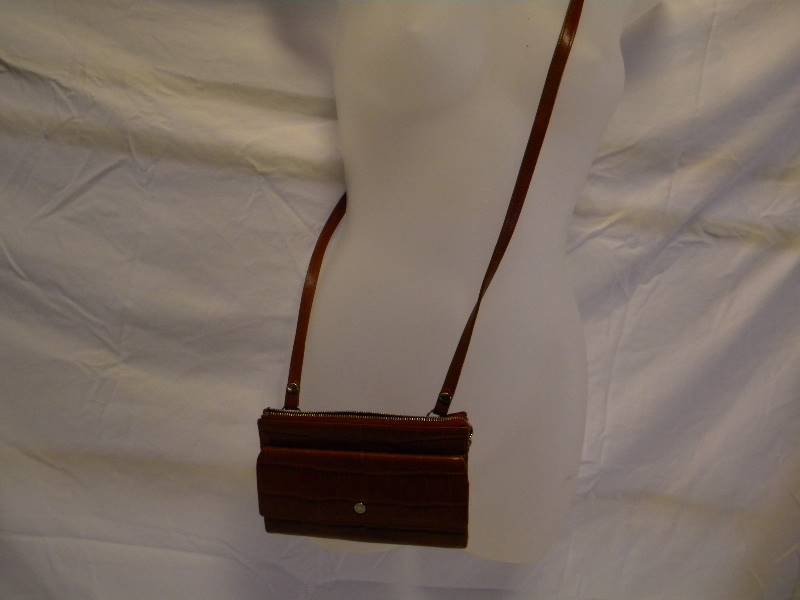 lot 335 image: Monsac Purse
