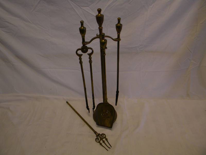 lot 342 image: Brass Fireplace Set