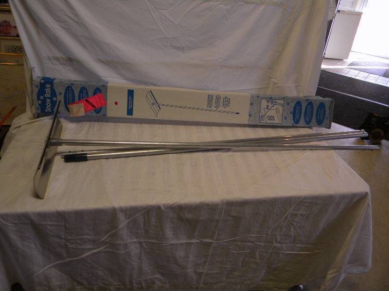 lot 345 image: Snow Rake