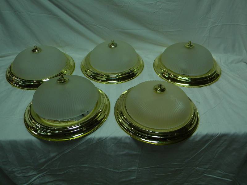 lot 17 image: Lot of 15 Light Fixtures