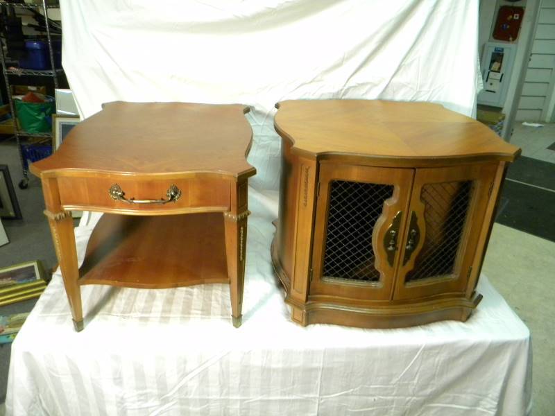 lot 7 image: Set Of Wooden End Tables
