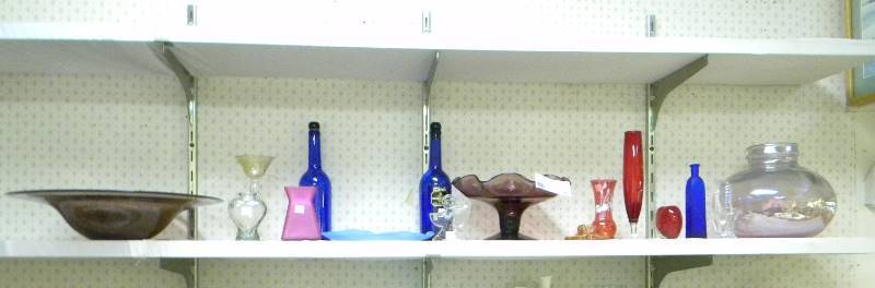 lot 24 image: Art Glass Lot