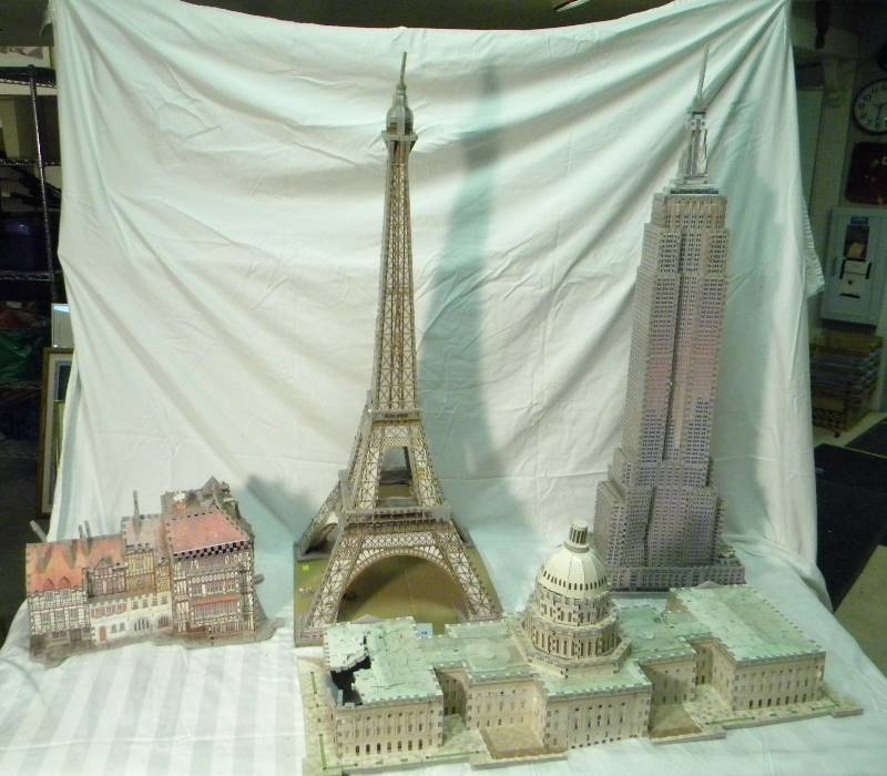 lot 28 image: Lot of 4 Dang Cool 3D Puzzles
