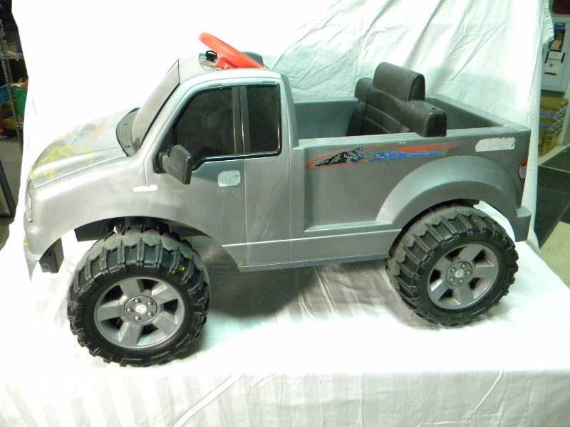 lot 30 image: Off Road RideIn Jeep
