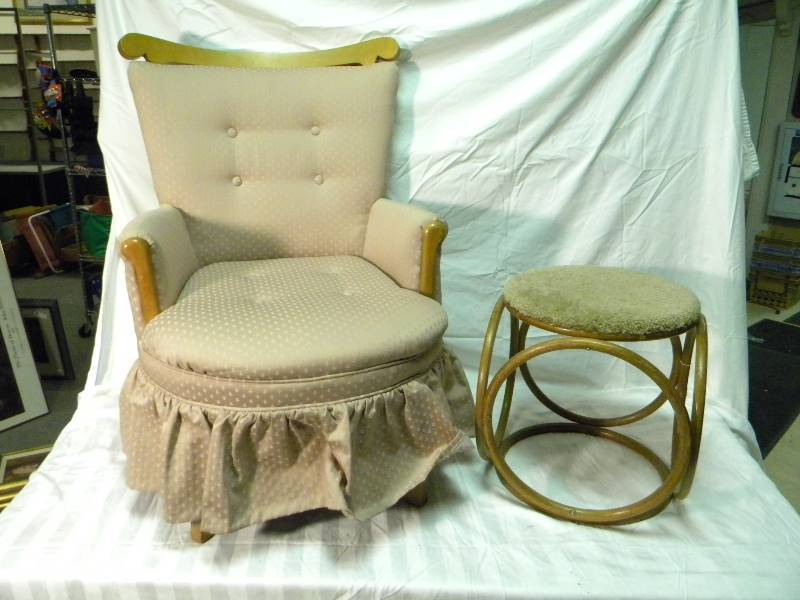 lot 13 image: Chair and Stool Lot