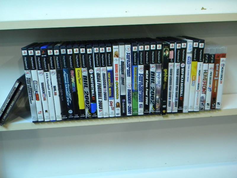 lot 34 image: 30 Playstation 2 and 3 Games