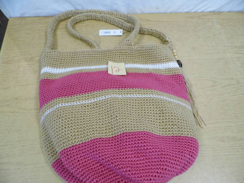 lot 12 image: Sonoma Purse