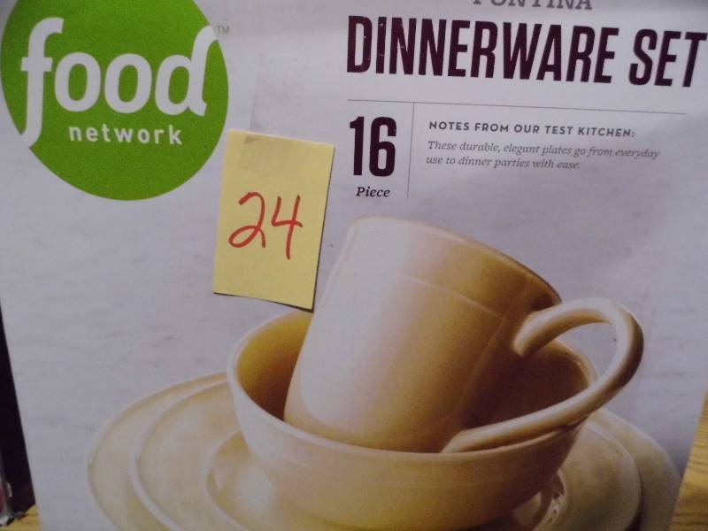 lot 24 image: Food Network Dinnerware Set  Fontina - YELLOW