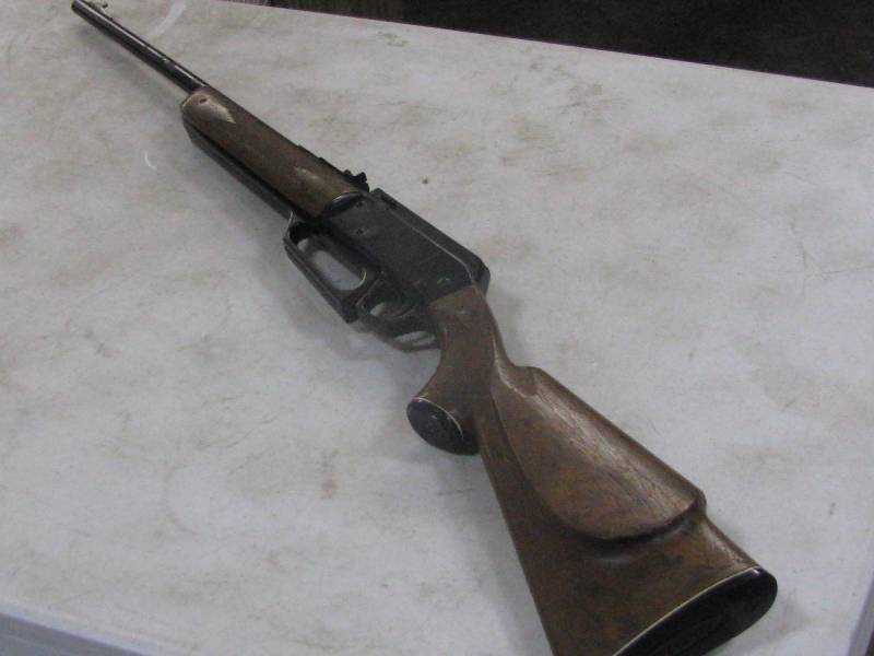 lot 20 image: Daisy PelletBB Gun