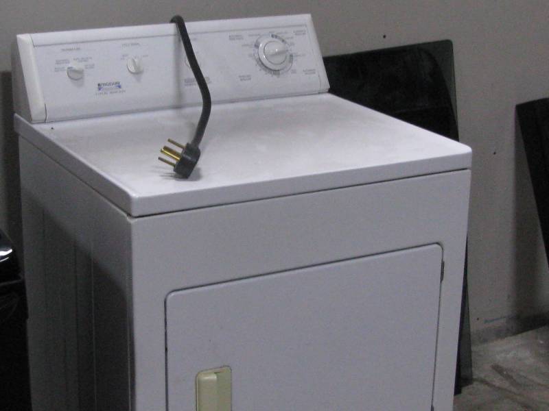 lot 30 image: Frigidaire Electric Dryer